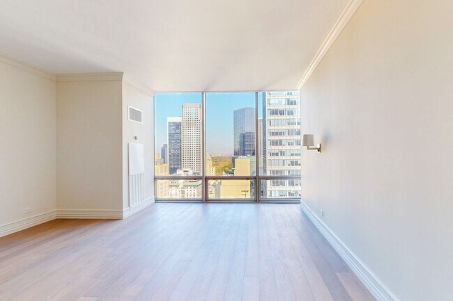 Building Photo - 641 5th Ave