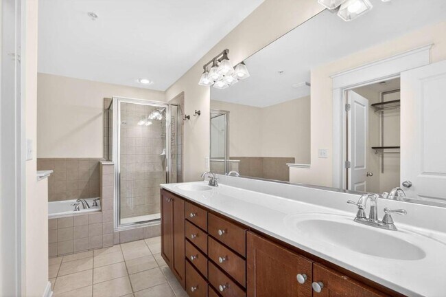 Building Photo - 655 Mead St SE