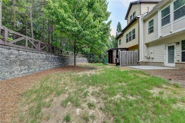 Building Photo - 2152 Greencrest Cir