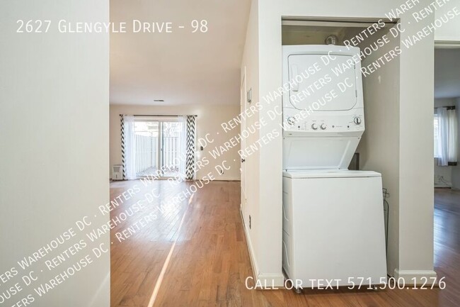 Building Photo - Charming 2Bd/1.5Bth Condo in the Heart of ...