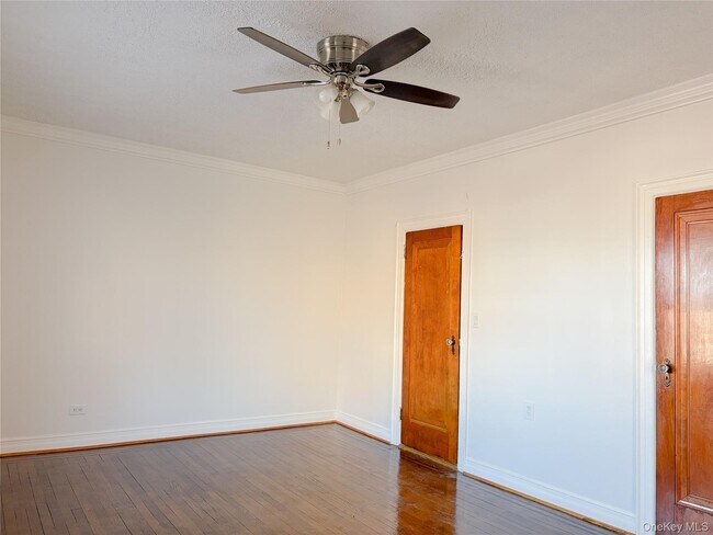 Building Photo - 2863 Coddington Ave