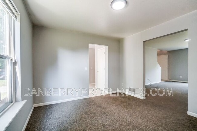 Building Photo - 3565 Turret Green Dr