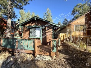 Building Photo - Pet-Friendly Two Bedroom Cabin in Sugarloaf!