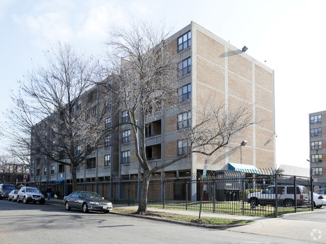 Building Photo - Potomac Gardens Apartments