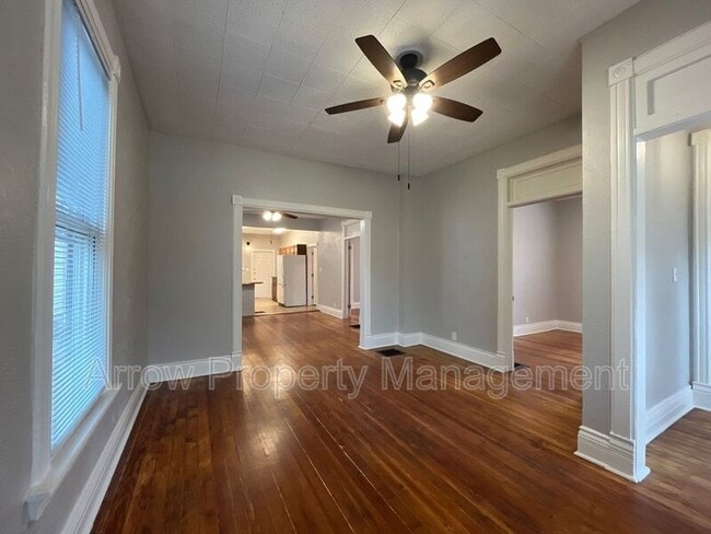 Building Photo - 918 S 10th St