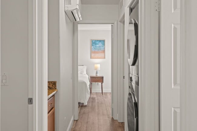 Building Photo - Fully Furnished 3BR/2BA Condo with Vaulted Ceilings, Close Proximity to UCSD and Medical Centers!...