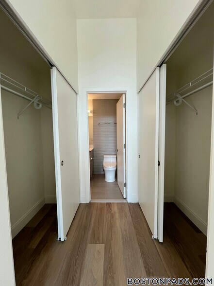 Building Photo - 1079 Commonwealth Ave