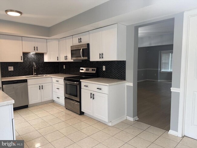 Building Photo - 2851 Bowes Ln