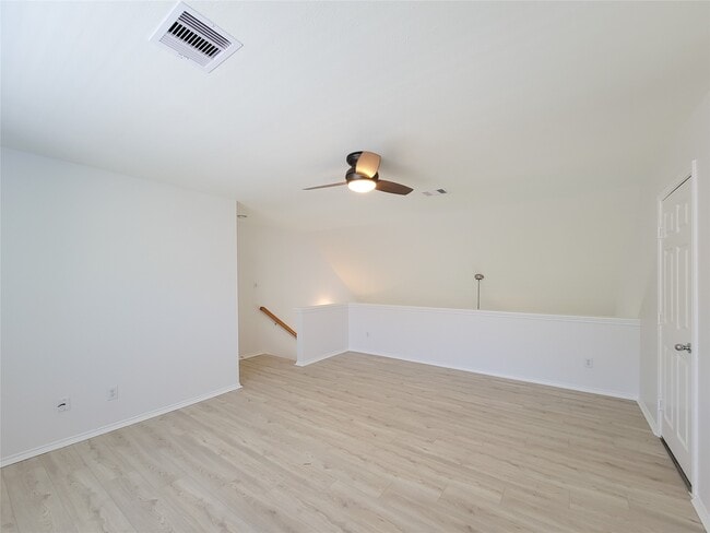 Building Photo - 75 Dennis St