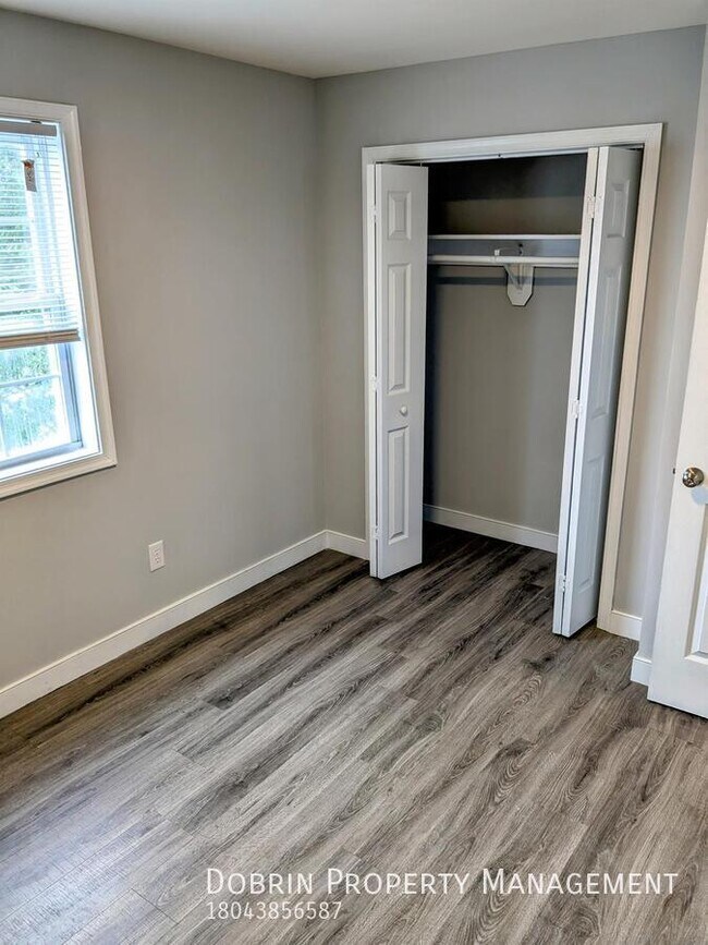 Building Photo - 1709 Colorado Ave