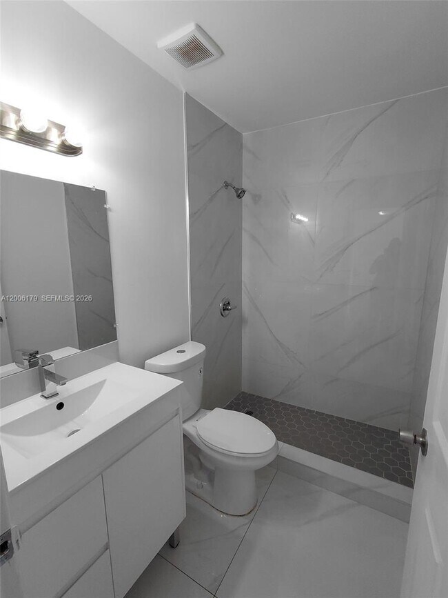 Building Photo - 5435 W 24th Ave