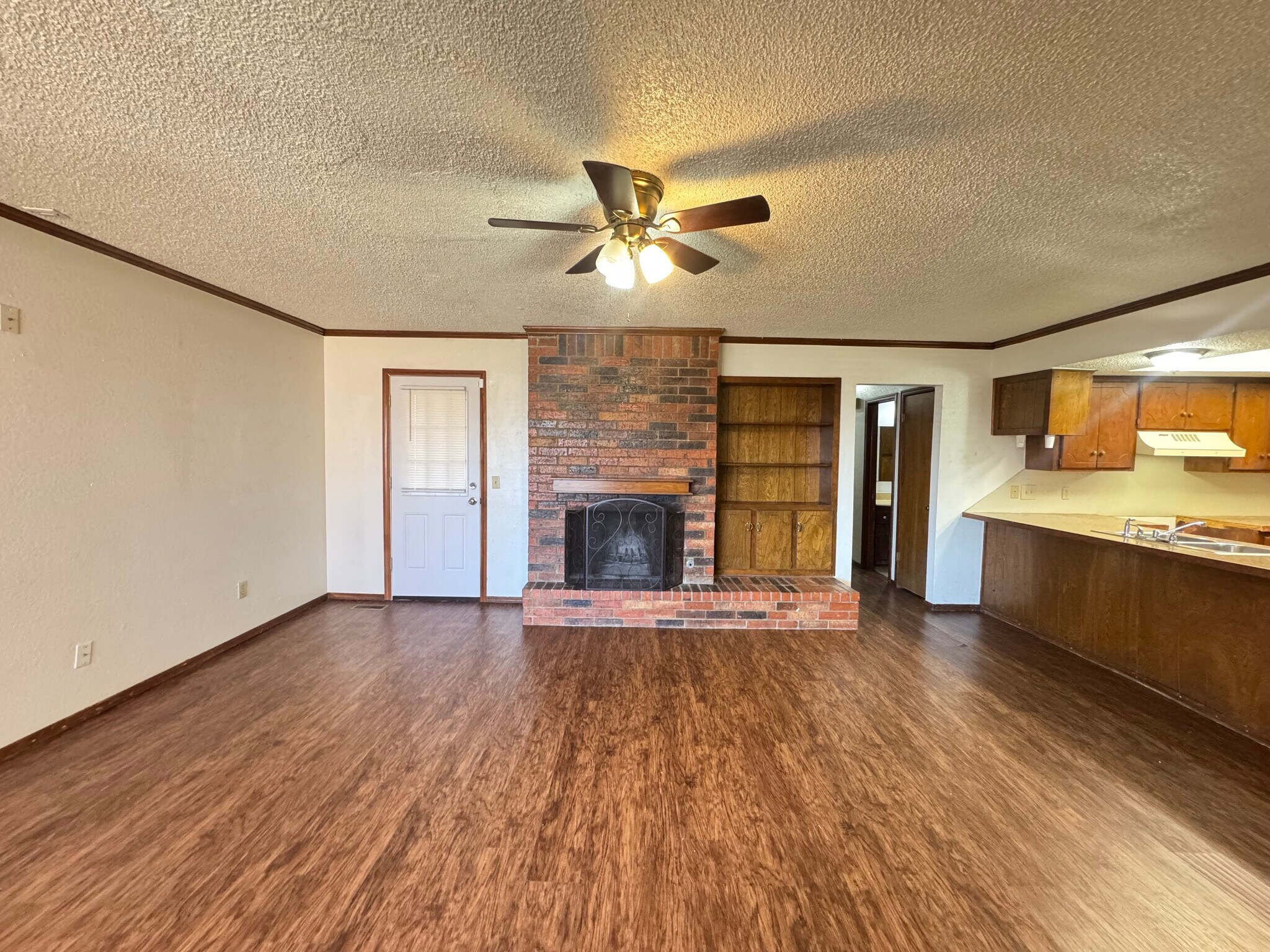 Building Photo - 9915 Larkspur Ln