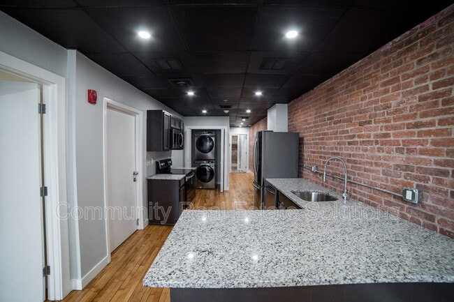 Building Photo - 22 State St