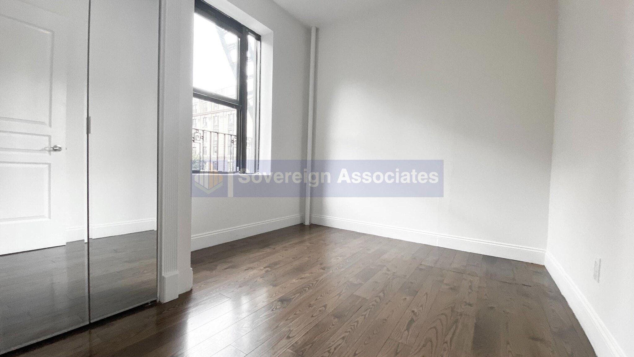 Building Photo - 45 Tiemann Pl
