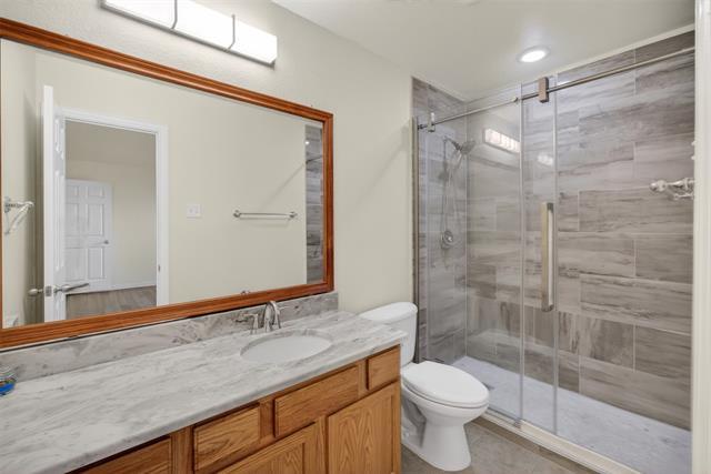 Building Photo - 2616 Cove Dr