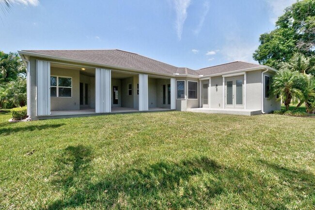 Building Photo - 1280 S Village Square