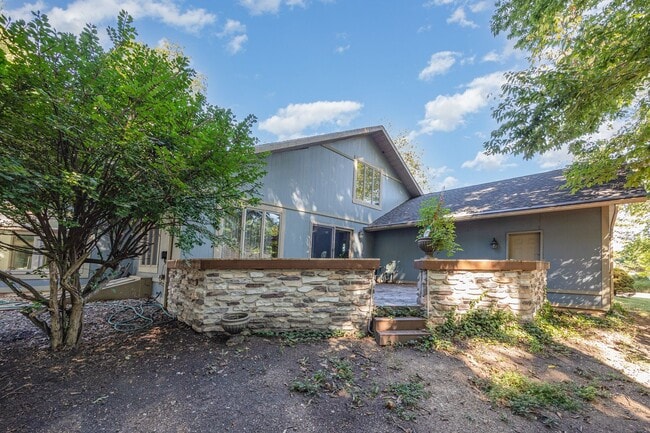 Building Photo - 4 Bedroom home in Carlisle