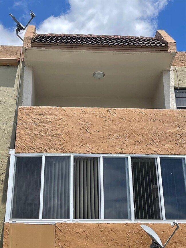 Building Photo - 6090 W 18th Ave