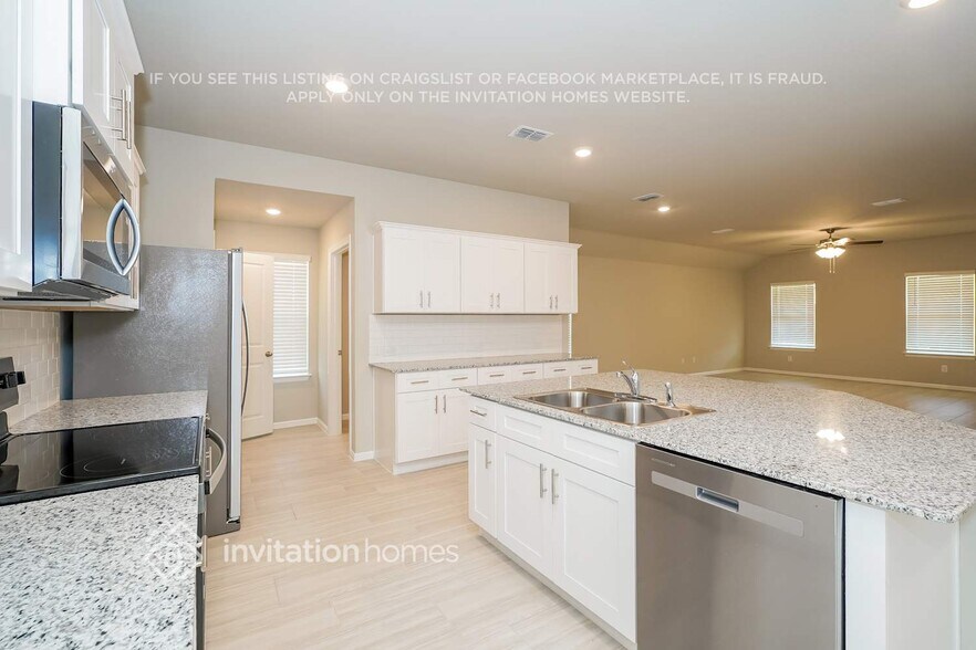 Building Photo - 433 Blanco Dr