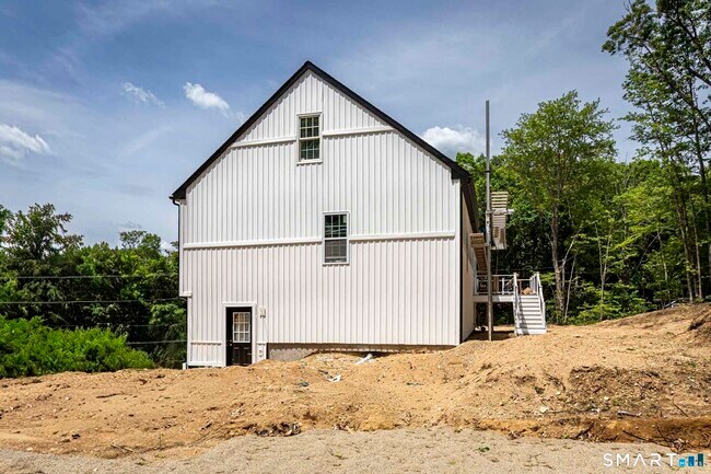 Building Photo - 10 Church St