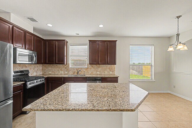 Building Photo - 2302 Blue Jay Ln