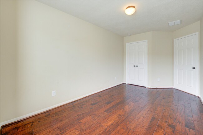 Building Photo - 8422 Sunset Loch Dr