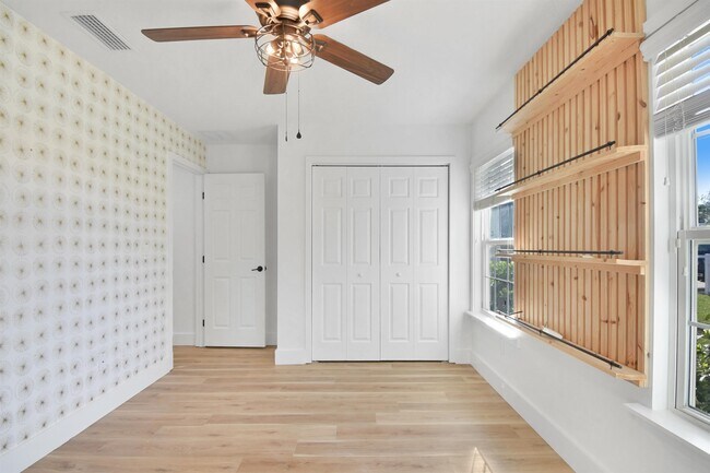 Building Photo - 101 Azalea Rd