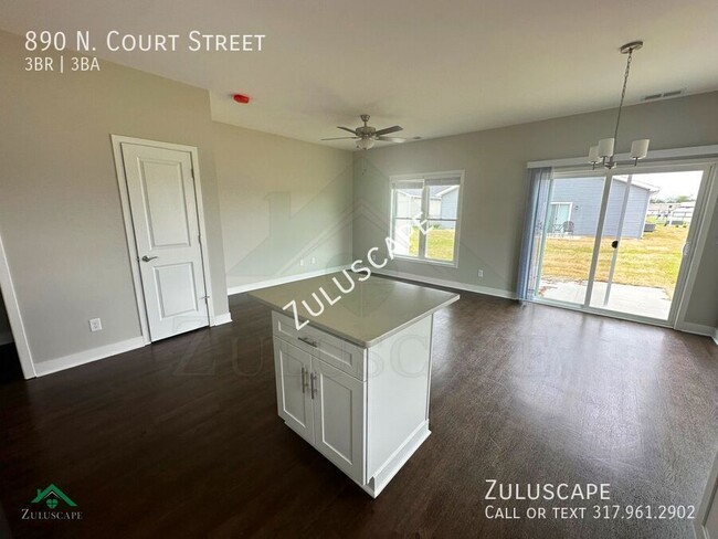 Building Photo - Free 1st Month Rent @ Z-Place Commons A Zu...