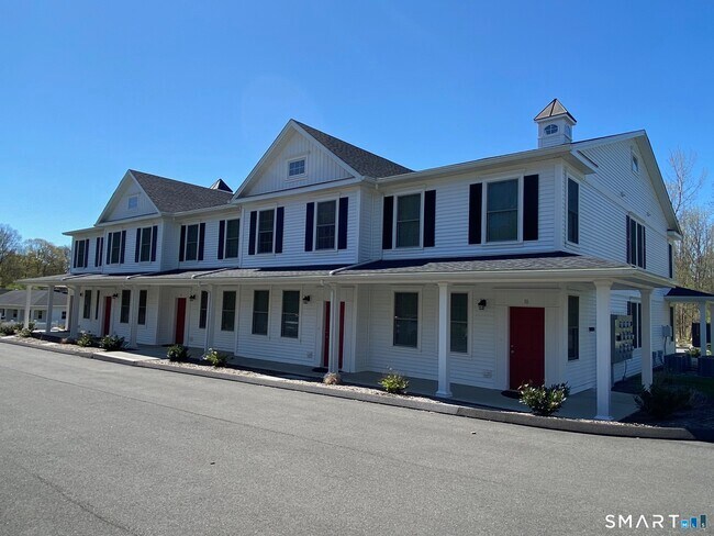 Building Photo - 2772 Boston Post Rd