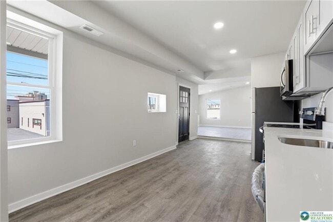 Building Photo - 1425 W Gordon St