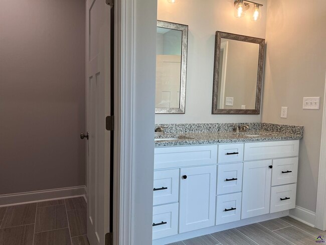 Building Photo - 107 Amargosa Pl