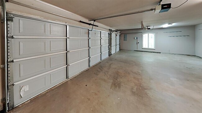 Building Photo - 741 Fox Bend Trail
