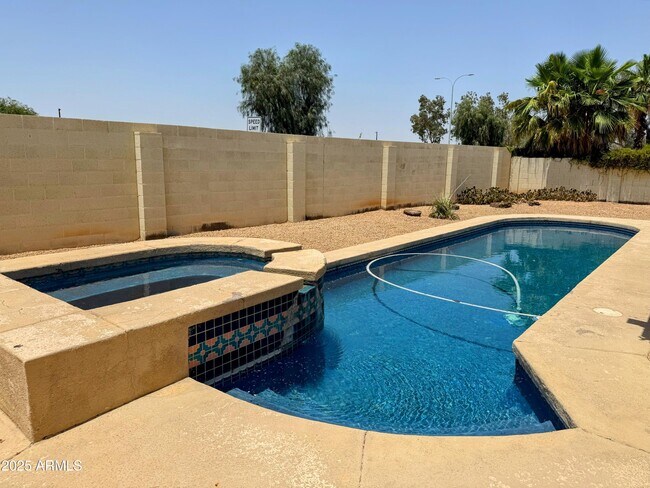 Building Photo - 4680 S Greythorne Way