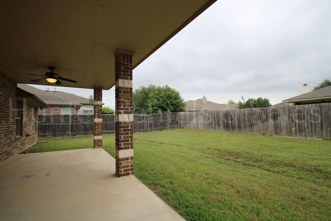 Building Photo - Belton Beauty!
