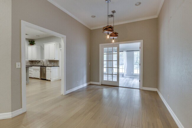 Building Photo - Spacious Retreat with a Park-Like Backyard