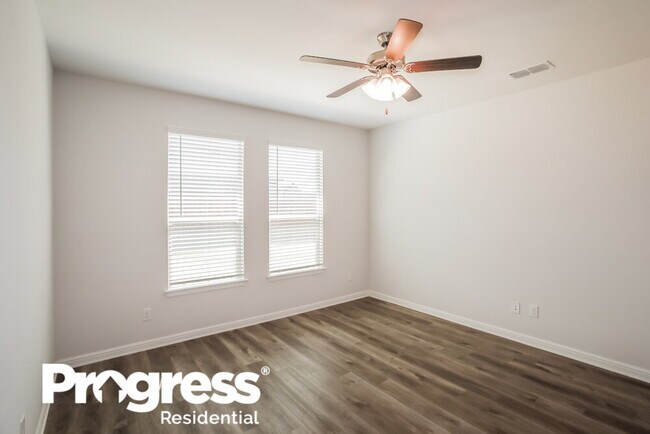 Building Photo - 9132 Golden Hollow Ln