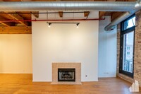 Building Photo - 1 bedroom in Chicago IL 60654