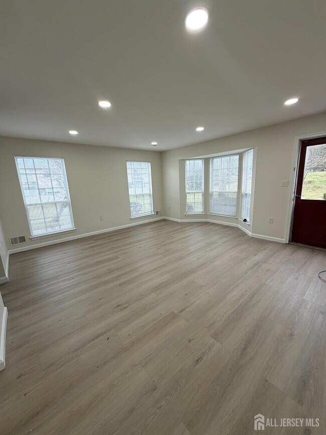 Building Photo - 32 Columbus Dr