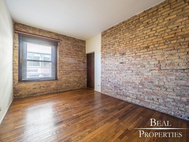 Building Photo - 2 bedroom in CHICAGO IL 60657