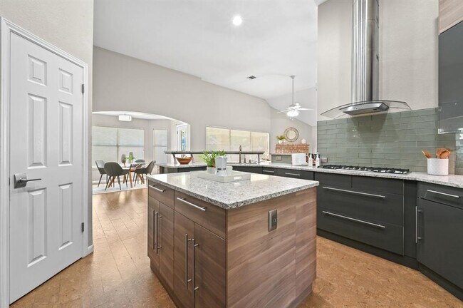 Building Photo - 905 Hunter's Creek Dr