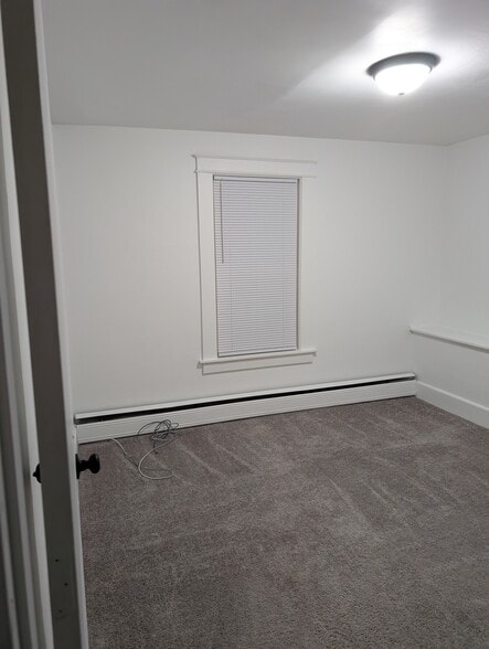 Building Photo - 157 School St