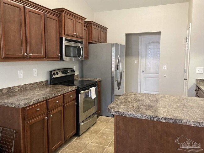 Building Photo - 8770 Kennedy Dr