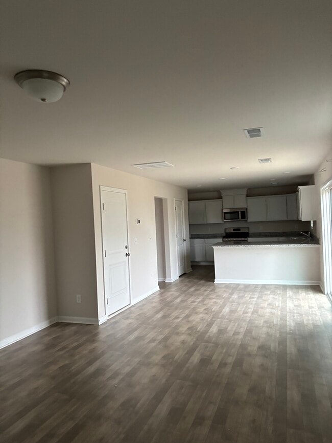 Building Photo - 1057 Field Strip Rd