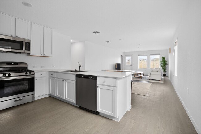 Building Photo - Private Master Suite for Rent – 5 Minutes from Texas A&M–San Antonio!