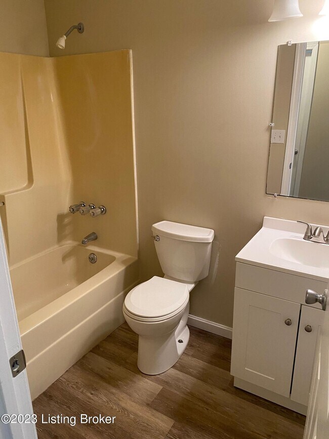 Building Photo - 6614 Burlwood Dr