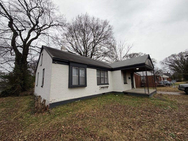 Building Photo - Charming 3-Bed, 1-Bath Home with Spacious Yard