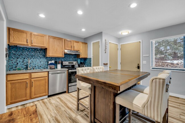 Building Photo - 2025 Canyons Resort Dr