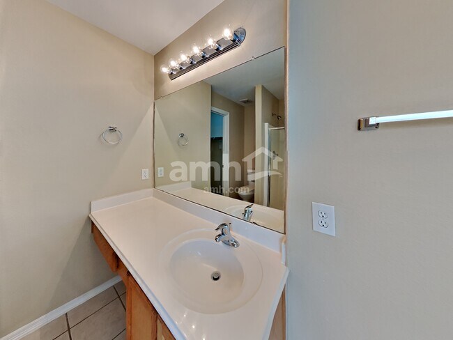 Building Photo - 6018 Hendricks Pass Dr