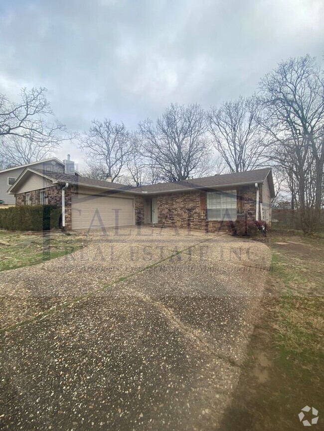 Building Photo - Indian Hills 3 Bedroom