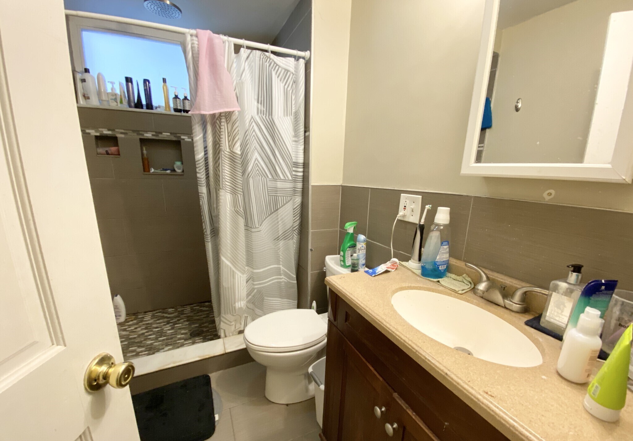 Building Photo - 72 Calumet St